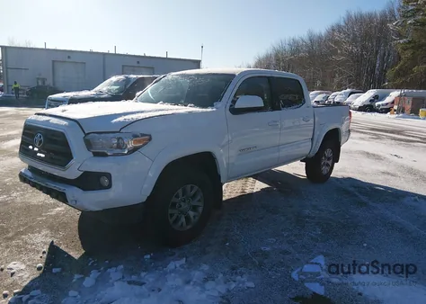 2017 Toyota Tacoma Sr5 V6 из США, поврежденный, VIN 3TMCZ5AN1HM081450
